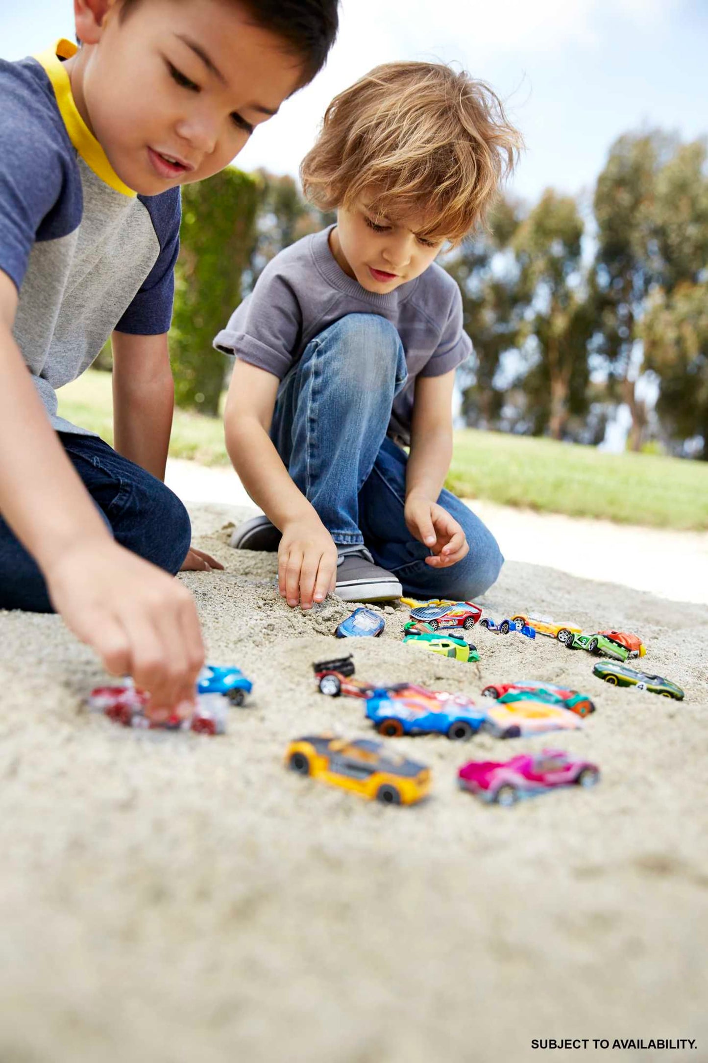 Hot Wheels Diecast Veh¨ªculo de Juguete Paquete Sorpresa de 20 Autos